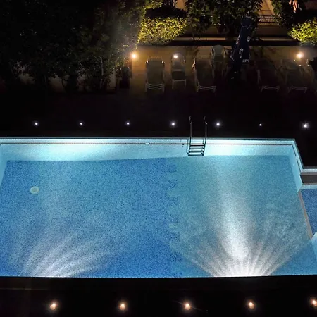 Гостевой дом Classy Double With Balcony 3*