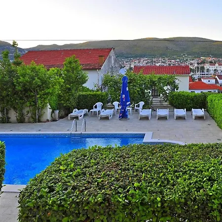 Classy Double With Balcony Penzion Trogir