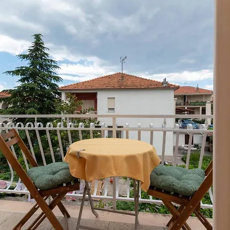 Classy Double With Balcony Maison d'hôtes 3*