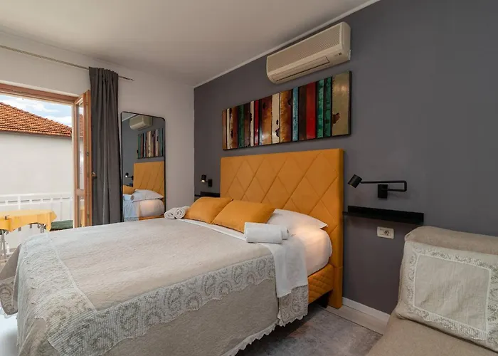 Konukevi Classy Double With Balcony